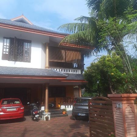 Navendu Homestay Alappuzha Екстериор снимка